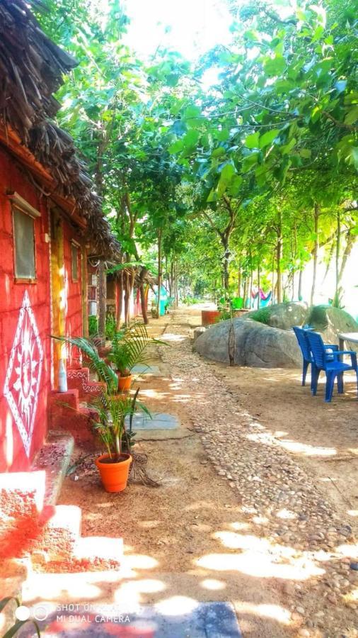 Om Shanti Om Homestay Hampi Exterior photo