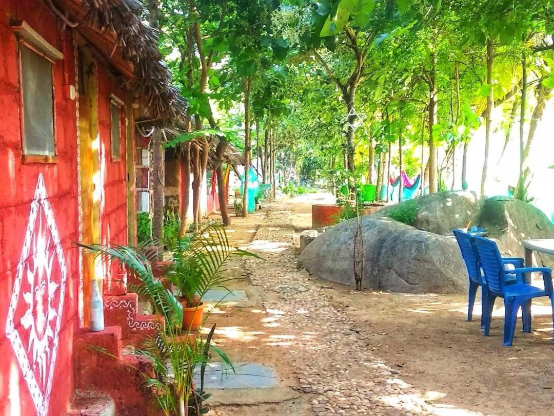 Om Shanti Om Homestay Hampi Exterior photo