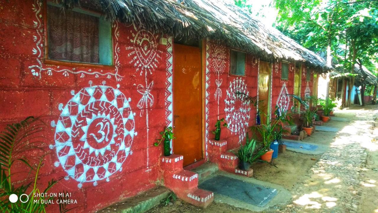 Om Shanti Om Homestay Hampi Exterior photo