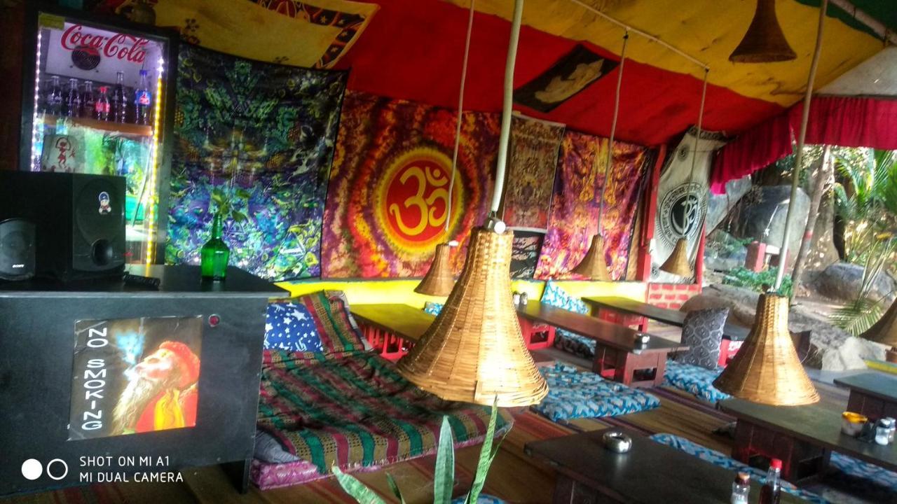 Om Shanti Om Homestay Hampi Exterior photo